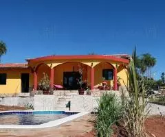 Casa de 100 m2 entre las ciudades de Atyrá y Caacupé (Cordillera)  terreno 0,4 ha - 1