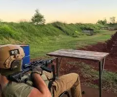 Formación sobre armas de fuego en el departamento de policía.