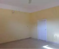 Tres pisos casa de 320 m2 en Mariano Roque Alonso