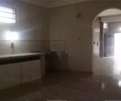 Tres pisos casa de 320 m2 en Mariano Roque Alonso - 10