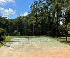 Amplia casa con piscina en Caacupé en un terreno de 0,5 Ha - 6