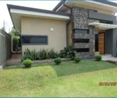 Casa 334 m2 en el centro de Hohenau (Itapúa) terreno 1236 m2