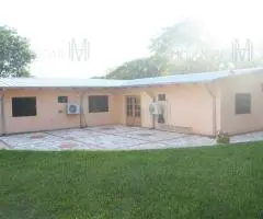 Casa 280 m2 + 180m2 en la ciudad de Atyrá (Cordillera) terreno 0,56 ha - 4