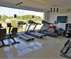Edificio de 5 pisos de 965 m2 en un terreno de 360 m2 en Tembetary (Asunción)