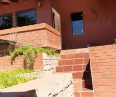 Venta de Hermosa casa 7 ambientes c/ Estacionamiento p/ 3 vehículos