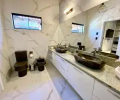 Casa de 180 m2 en un terreno de 528 m2 en San Bernardino (Cordillera) - 6