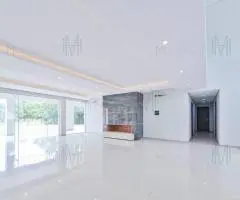 Casa-residencia en 780 m2 en Barrio Parque de Yacht (Lambare) - 9