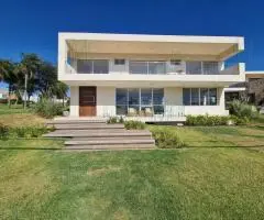 Casa de 340 m2 en San Bernardino (Cordillera)