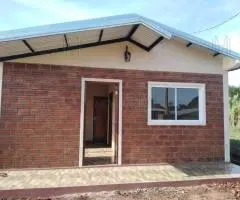 Casa de 36 m2 en un terreno de 384 m2 en Hohenau (Itapúa)