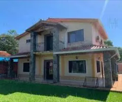 Casa de 410 m2 en un terreno de 2780 m2 en Caacupé (Cordillera)
