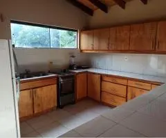 Casa de 4 dormitorios en un terreno de 900 m2 en Atyrá (Cordillera)