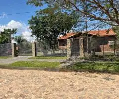 Casa de 3 dormitorios en un terreno de 800 m2 en San Bernardino (Cordillera) - 1
