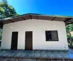 Casa de 90 m2 en un terreno de 1000 m2 en Atyrá (Cordillera) en venta.