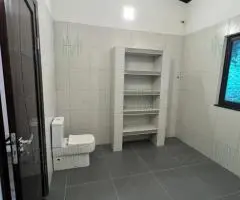 Casa de 90 m2 en un terreno de 1000 m2 en Atyrá (Cordillera) en venta.