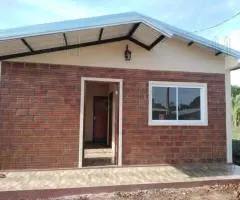 Casa de 36 m2 en un terreno de 384 m2 en Hohenau (Itapúa)