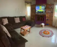 Casa con tienda de 180 m2 en terreno de 360 m2 en Obligado (Itapúa)