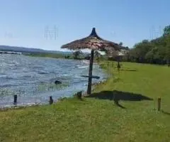 Casa de 2 dormitorios en un terreno de 372 m2 en Costa Lago (Central)