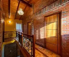 Residencia ubicada a pocos pasos de la Ruta  N° 1. - 8