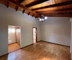 Residencia ubicada a pocos pasos de la Ruta  N° 1. - 9