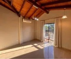 Residencia ubicada a pocos pasos de la Ruta  N° 1. - 13
