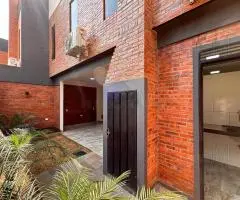 Moderno dúplex a estrenar - Cambyretá.