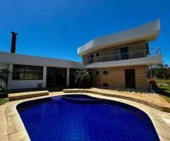 Casa en VENTA ubicada en el exclusivo Condominio La Trinidad.