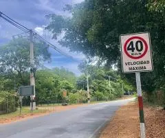 Terreno sobre asfalto isla valle aregua