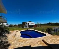 Casa en VENTA ubicada en el exclusivo Condominio La Trinidad.