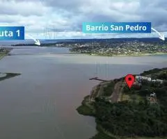 Terreno ubicado frente a la Costanera del barrio Santa María - Encarnación.