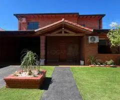 Vendo Residencia Amoblada y Equipada – Villa Elisa, Barrio Mbokayaty