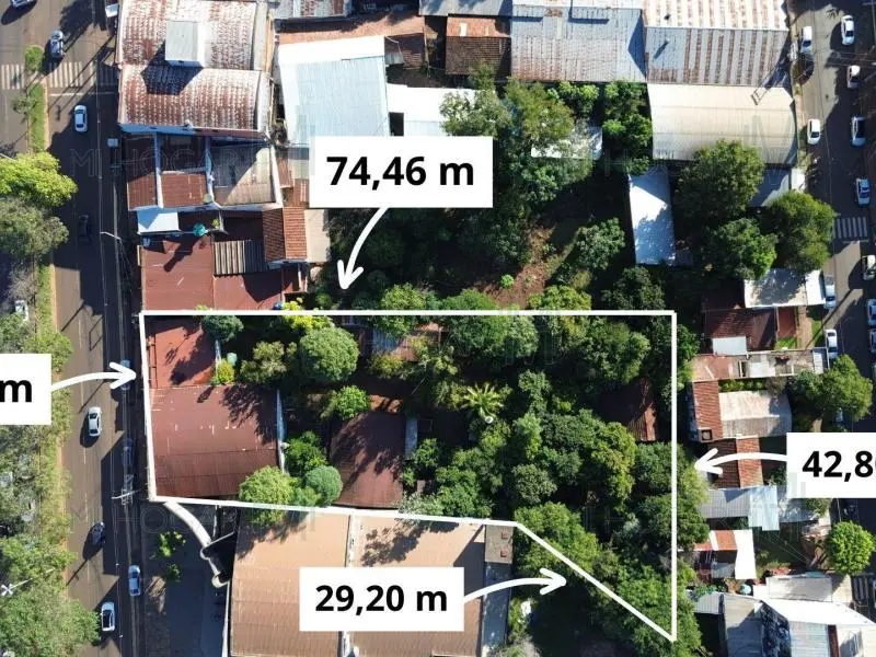Amplia propiedad ubicada sobre la Avenida Caballero en la ciudad de Encarnación. - 1/5
