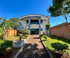 Amplio salón situado en el Barrio San Francisco - Cambyretá - 10